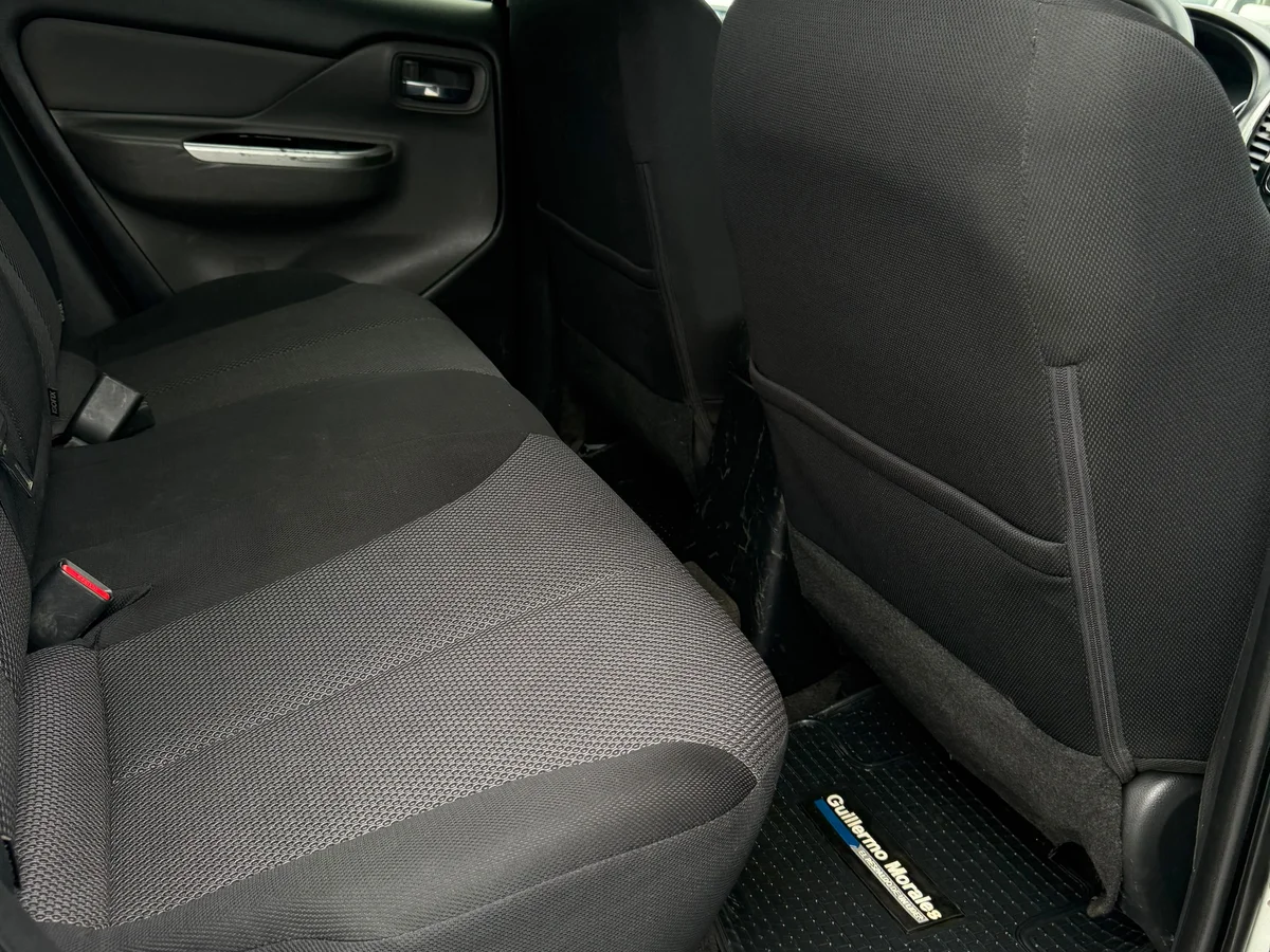 Mitsubishi L200 Dakar Crs — foto 6 de 11