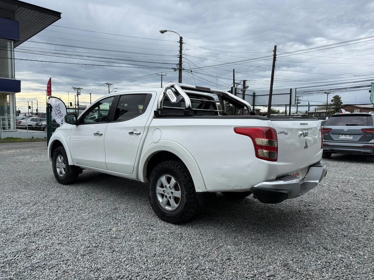 Mitsubishi L200 Dakar Crs — foto 9 de 11