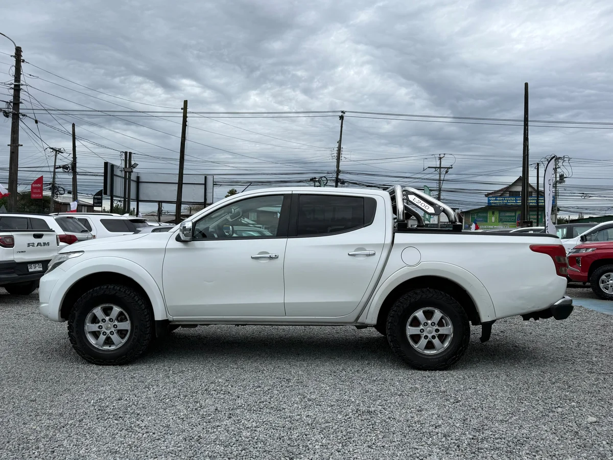 Mitsubishi L200 Dakar Crs — foto 11 de 11