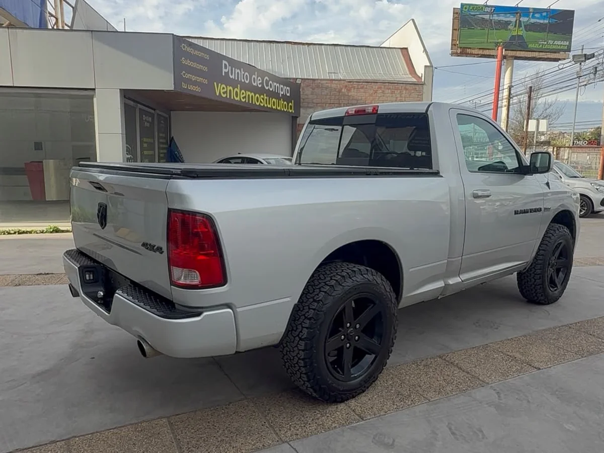 Dodge New Ram 4X4 5.7 5.7L Hemi — foto 5 de 10