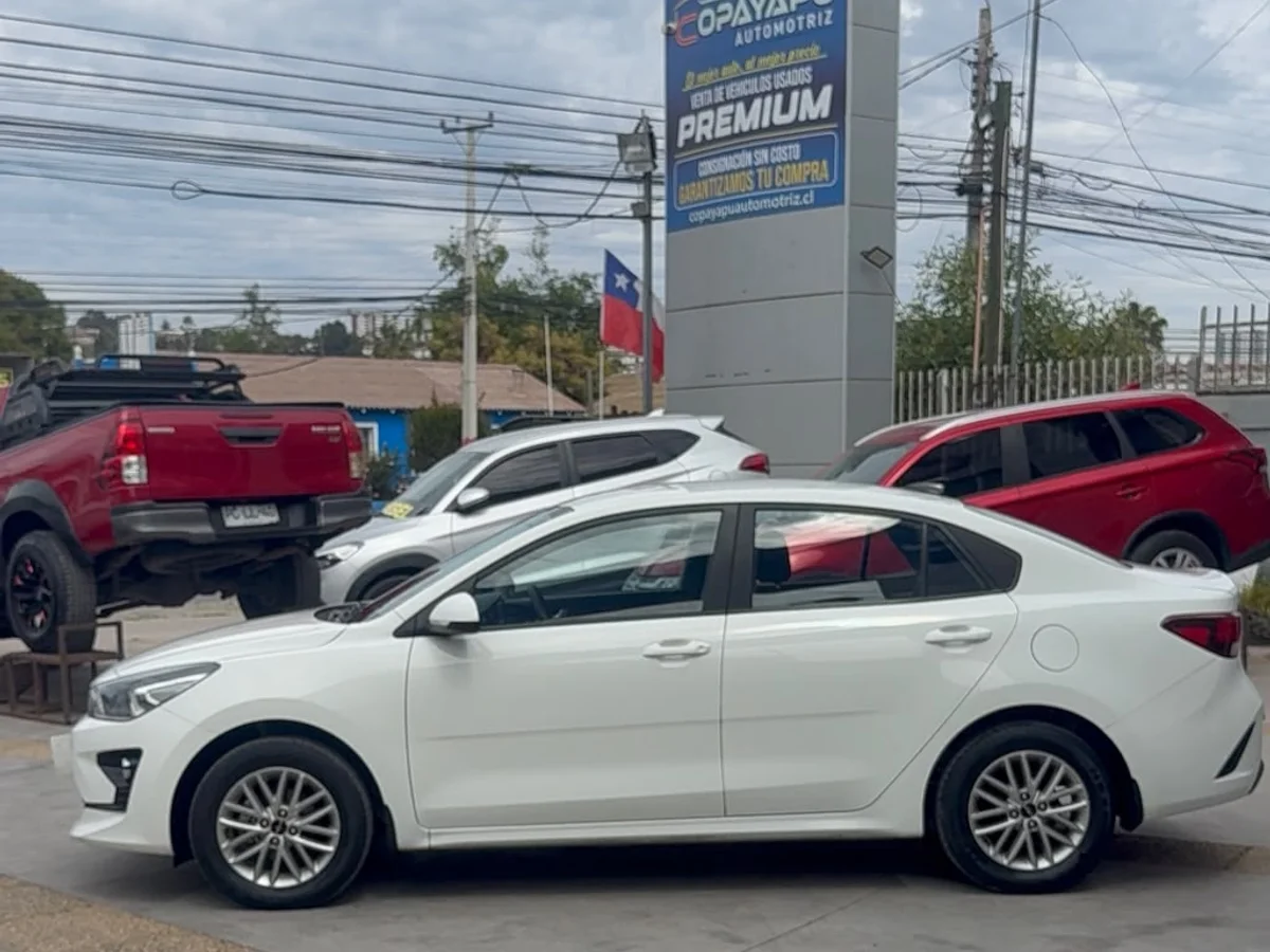 KIA Rio4 1.4 6Mt — foto 4 de 10