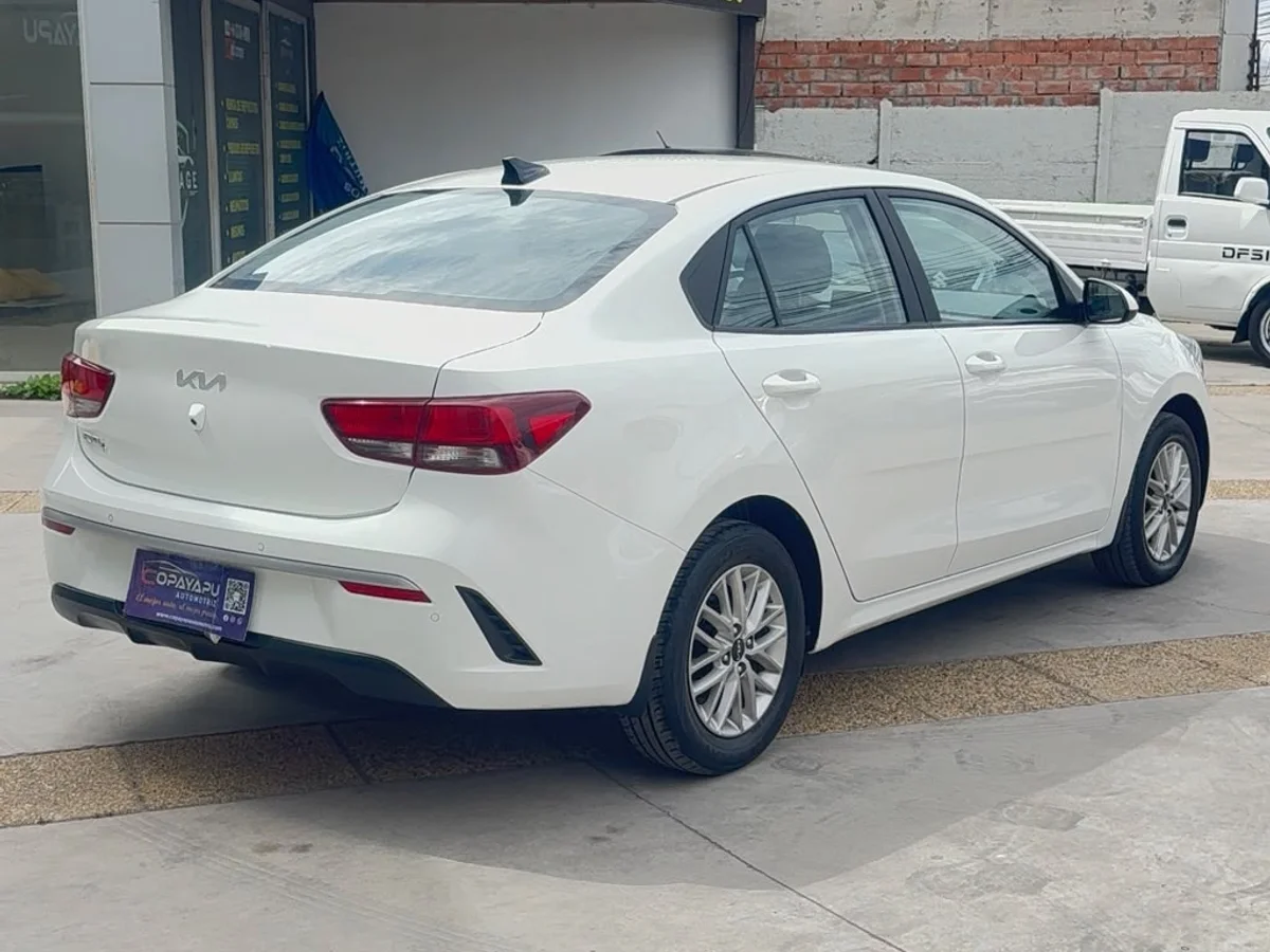 KIA Rio4 1.4 6Mt — foto 5 de 10