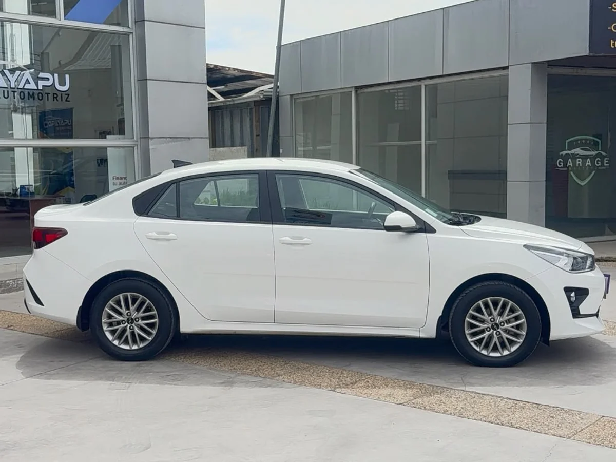 KIA Rio4 1.4 6Mt — foto 6 de 10