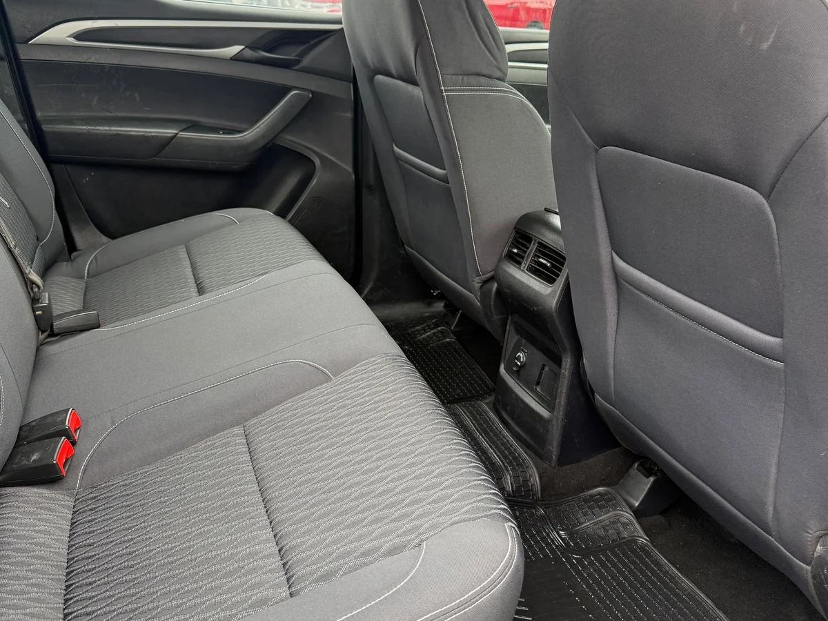 Maxus T60 — foto 8 de 10