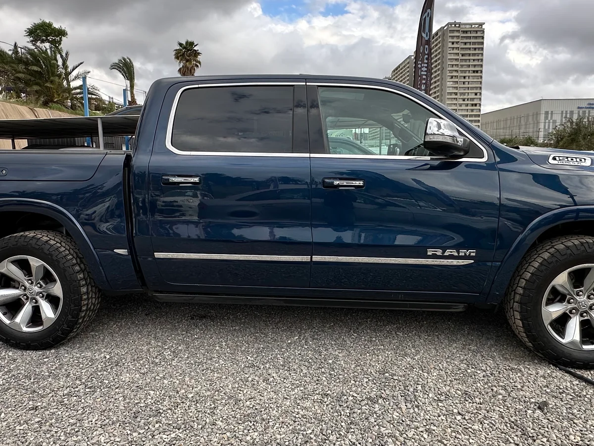 RAM 1500 NEW LIMITED 4X4 HEMI 5.7 UNICO DUEÑO 2021 - Miniatura 4