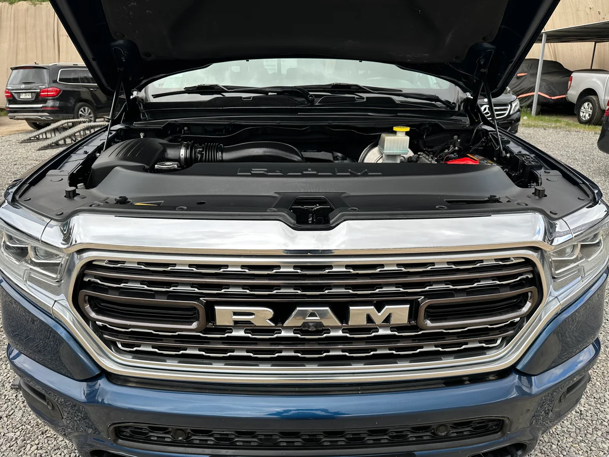 RAM 1500 NEW LIMITED 4X4 HEMI 5.7 UNICO DUEÑO 2021 - Miniatura 13