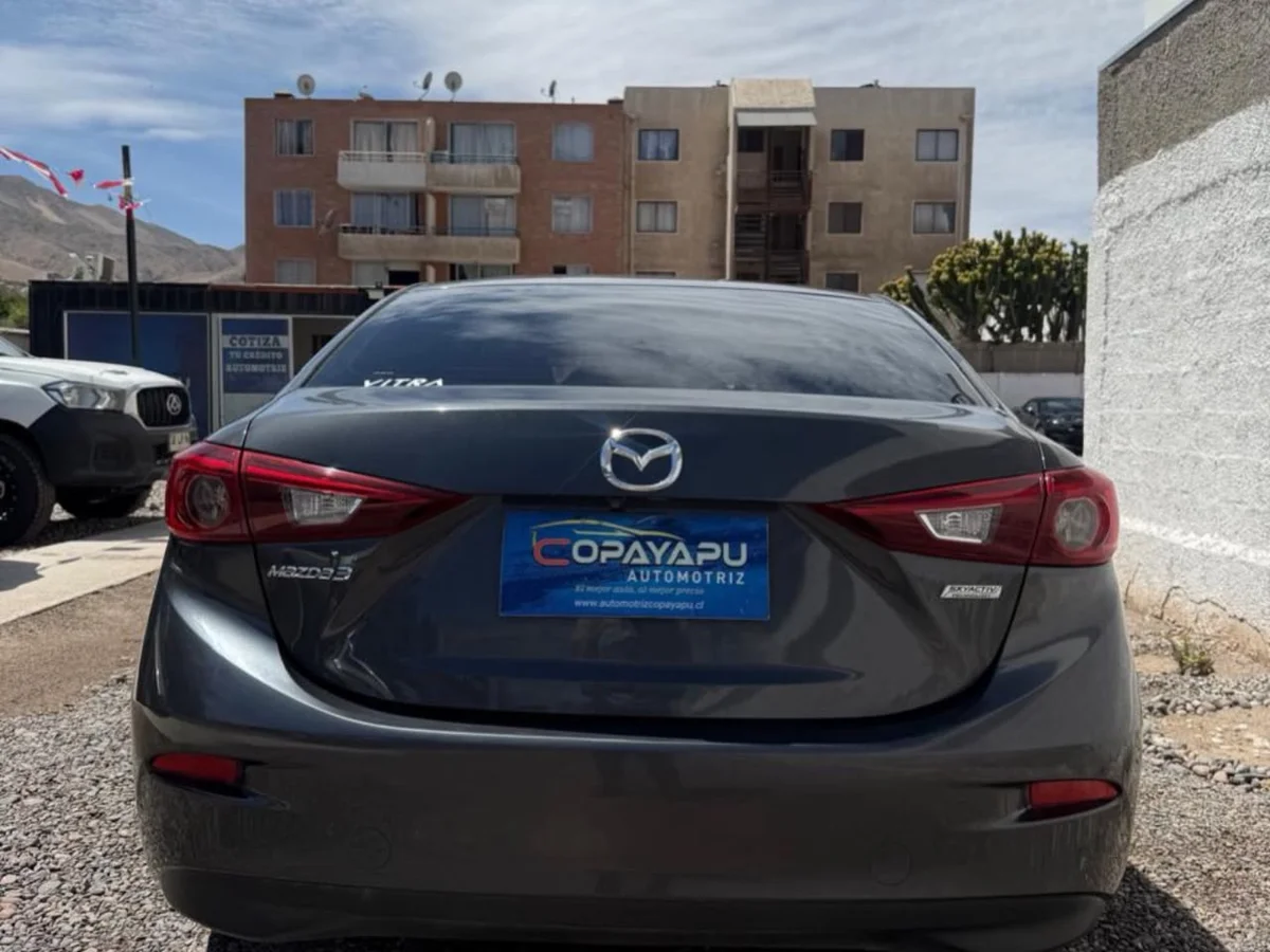 Mazda 3 — foto 6 de 10