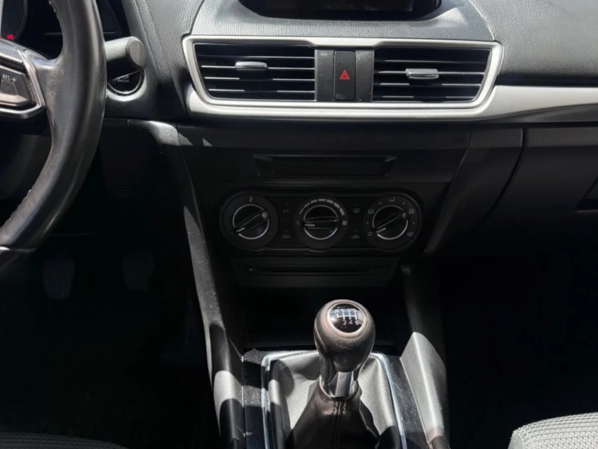 Mazda 3 — foto 7 de 10