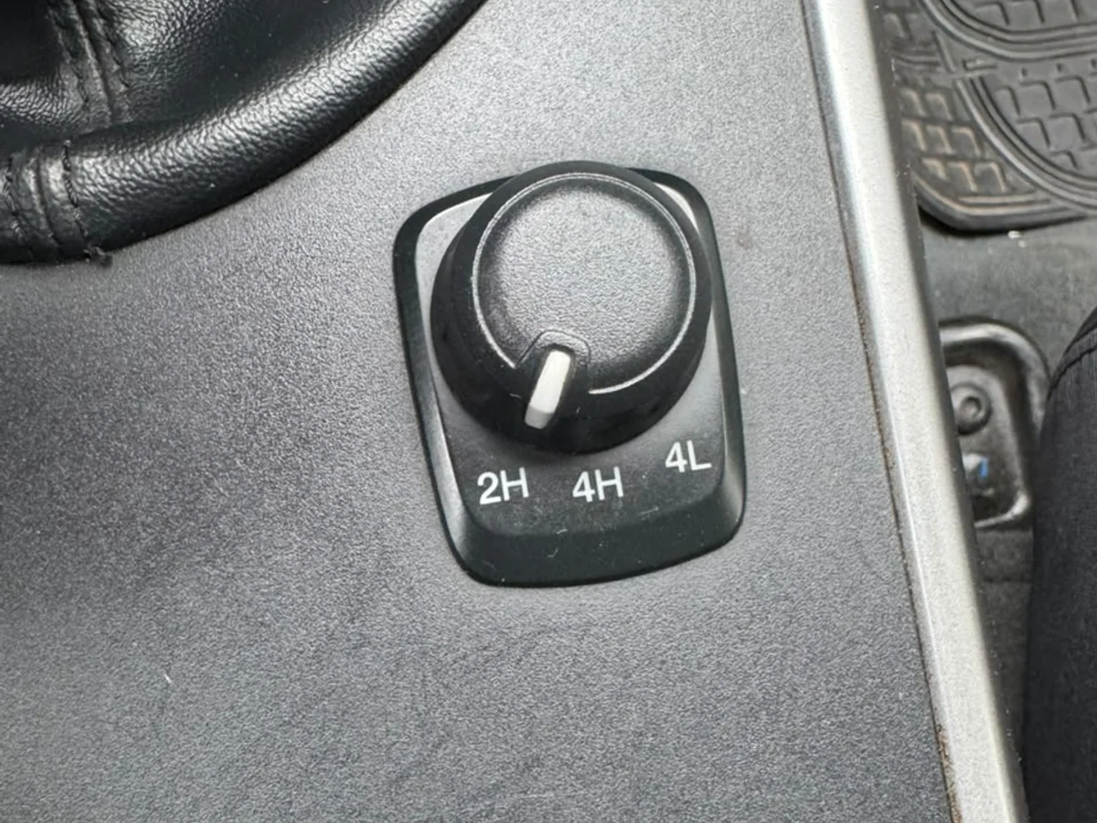 MAZDA Bt-50 2.2 SDX DCAB DIESEL 4X4 6MT 2020 (perdida asimi) - Miniatura 3