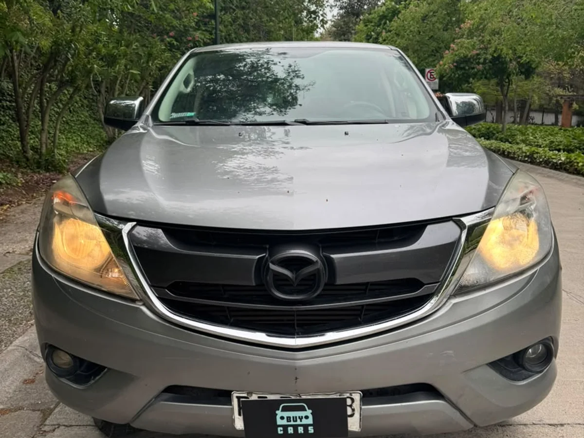 MAZDA Bt-50 2.2 SDX DCAB DIESEL 4X4 6MT 2020 (perdida asimi) - Miniatura 4