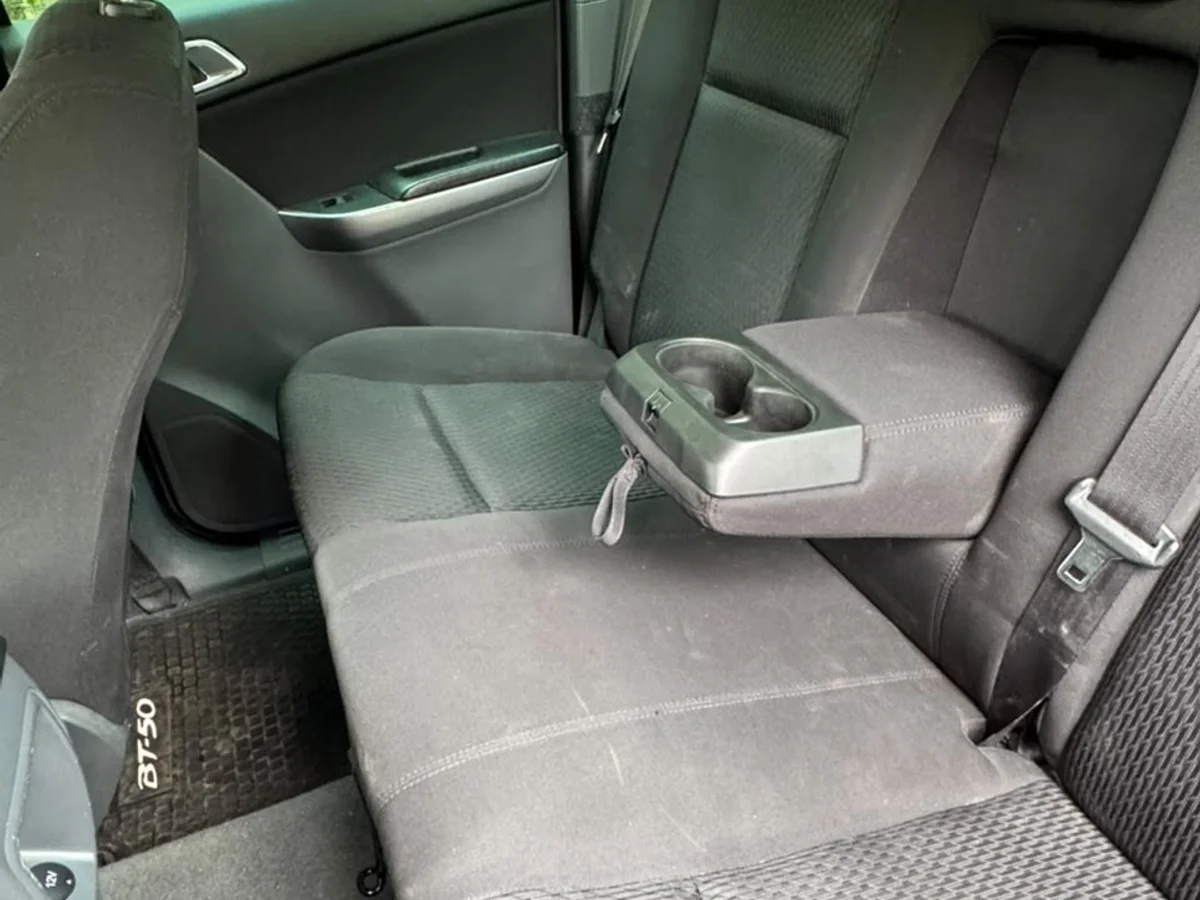 MAZDA Bt-50 2.2 SDX DCAB DIESEL 4X4 6MT 2020 (perdida asimi) - Miniatura 8