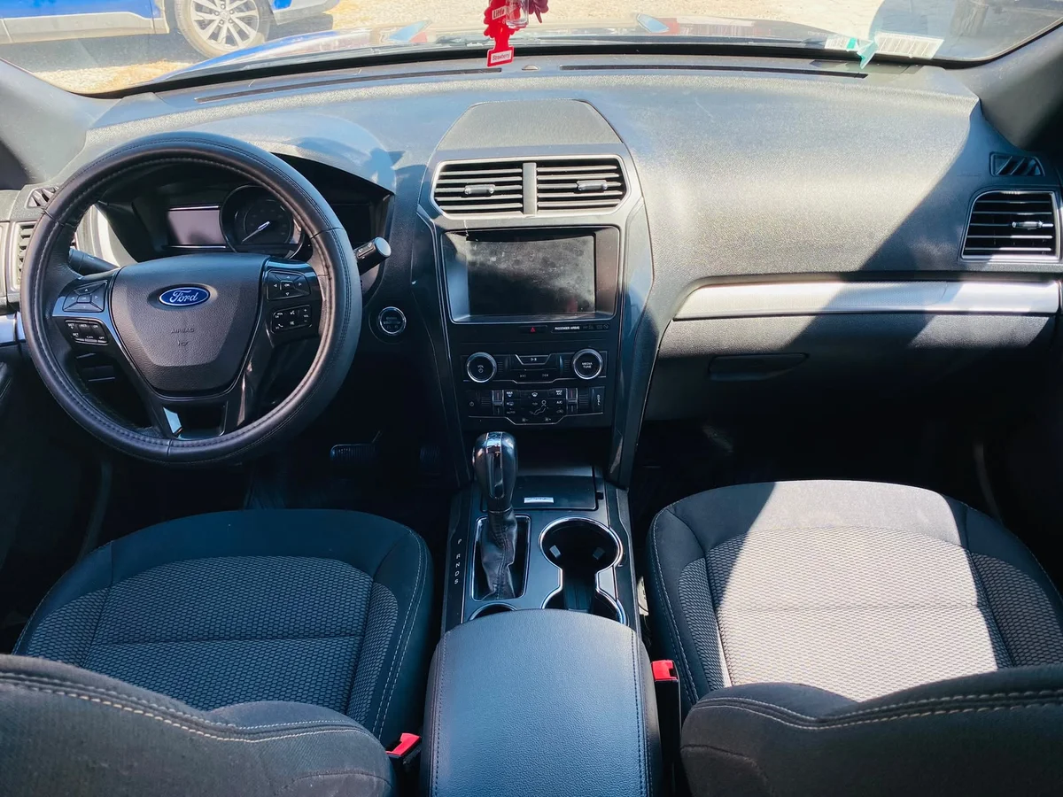 Ford Explorer Xlt3.5 3R — foto 17 de 23