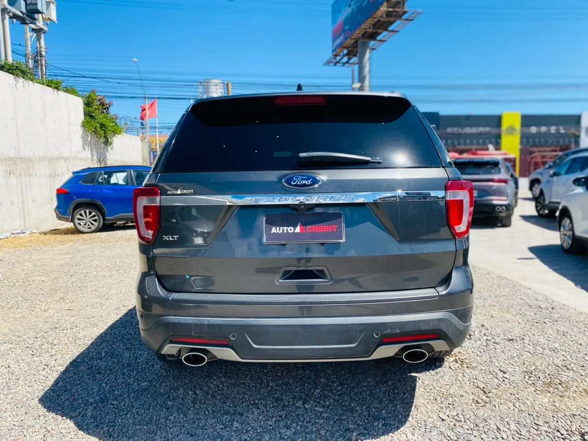 Ford Explorer Xlt3.5 3R — foto 2 de 23