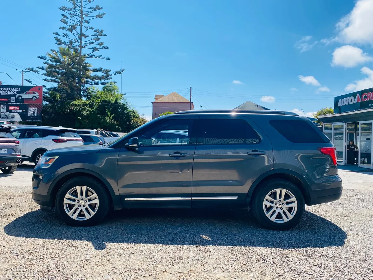 Ford Explorer Xlt3.5 3R — foto 21 de 23