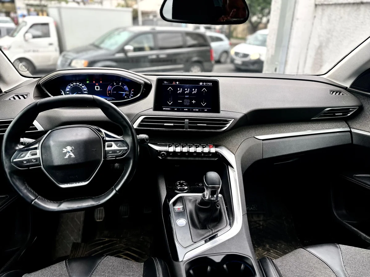 Peugeot 5008 Allure — foto 15 de 24