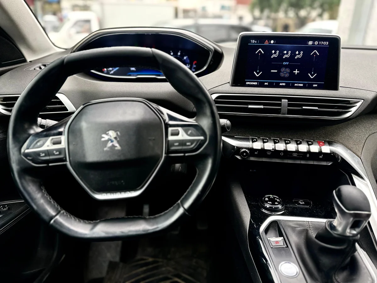 Peugeot 5008 Allure — foto 16 de 24