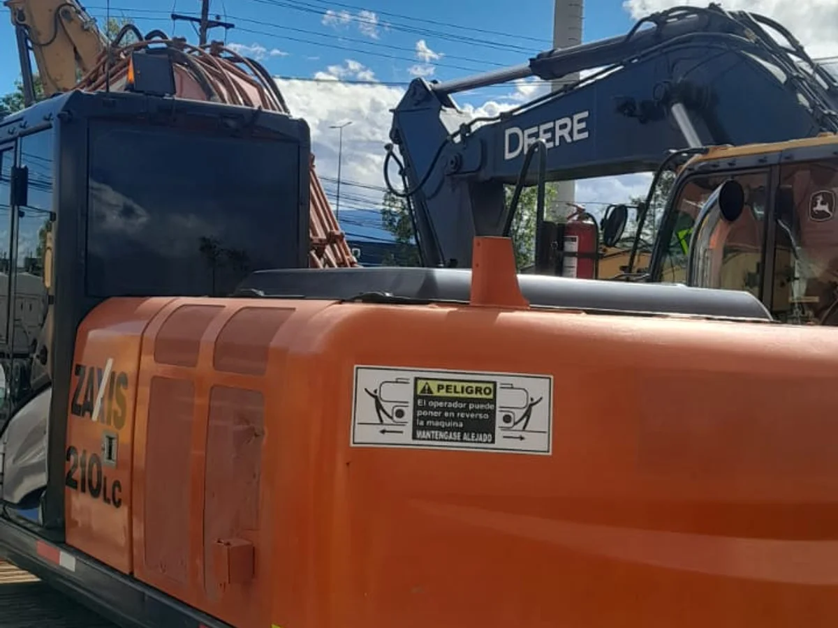 Hitachi ZX 210LC LC 2016