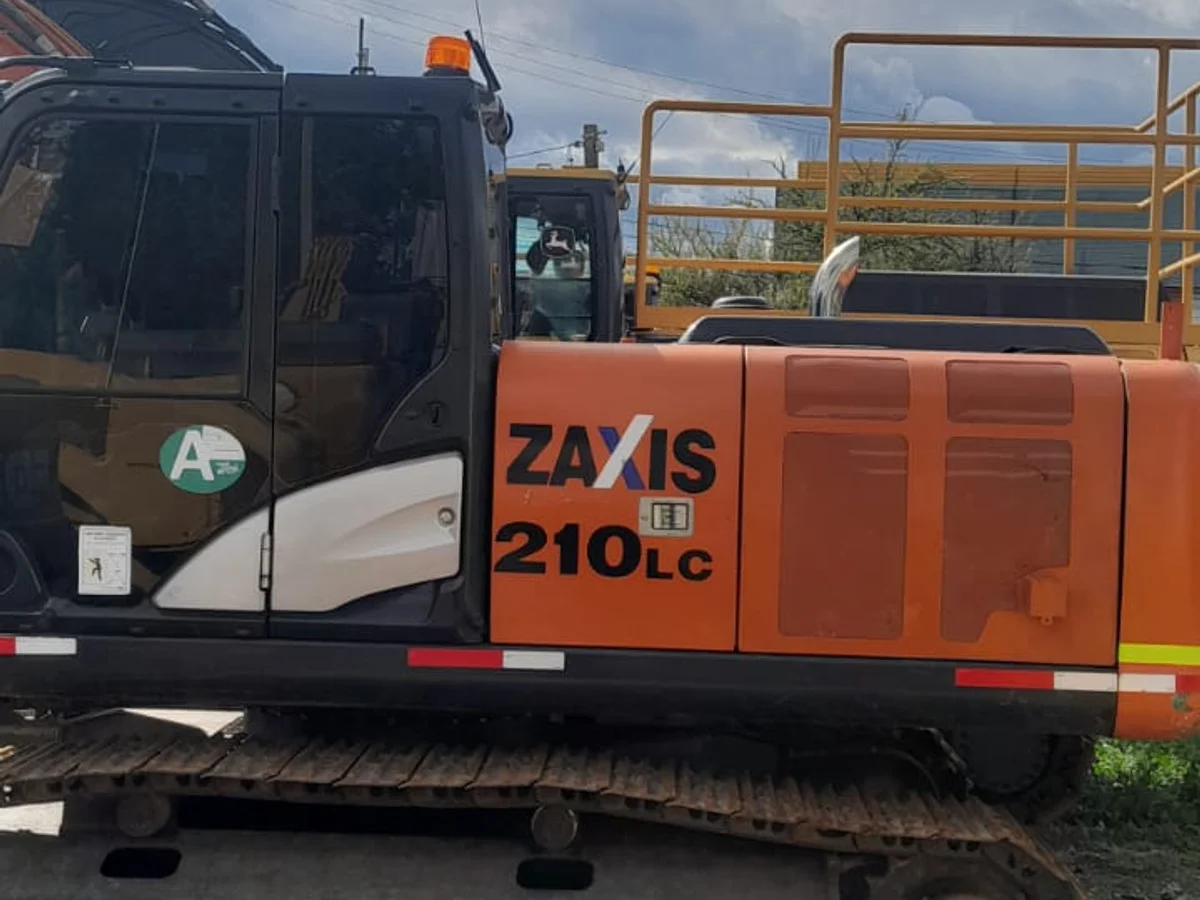 Hitachi ZX 210LC LC 2016 - Miniatura 7