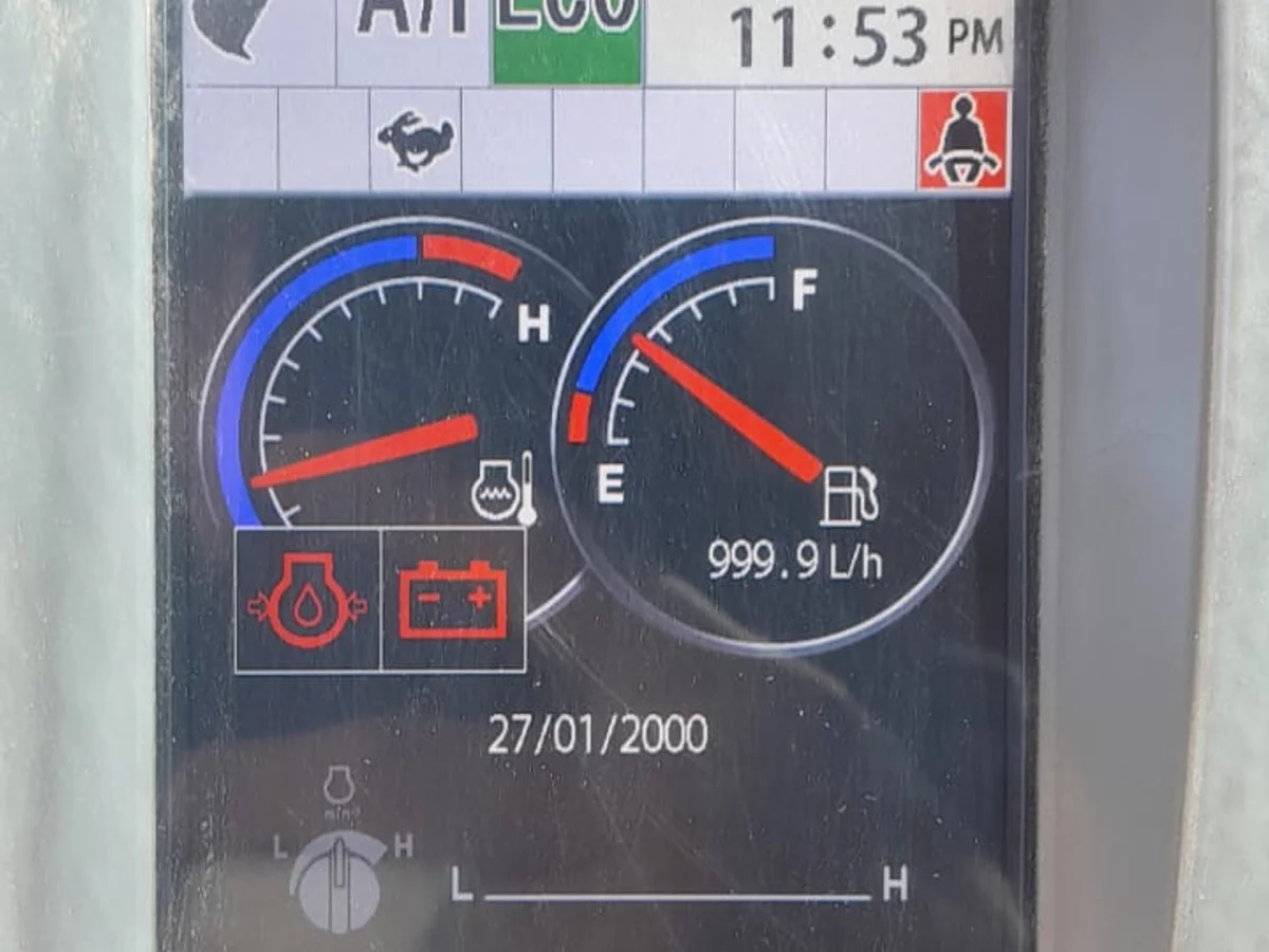 Hitachi ZX 210LC LC 2016 - Miniatura 11
