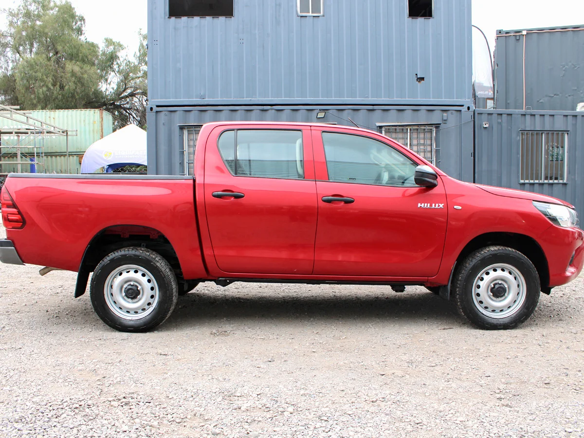 TOYOTA Hilux DCAB miniatura 3