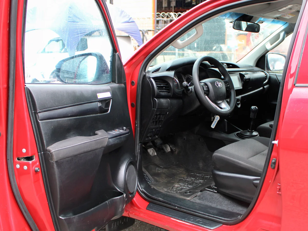 TOYOTA Hilux DCAB miniatura 8