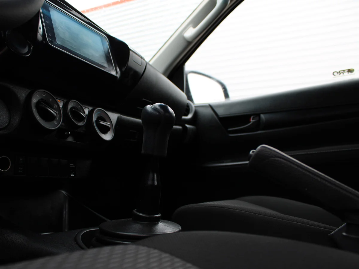 TOYOTA Hilux DCAB miniatura 10