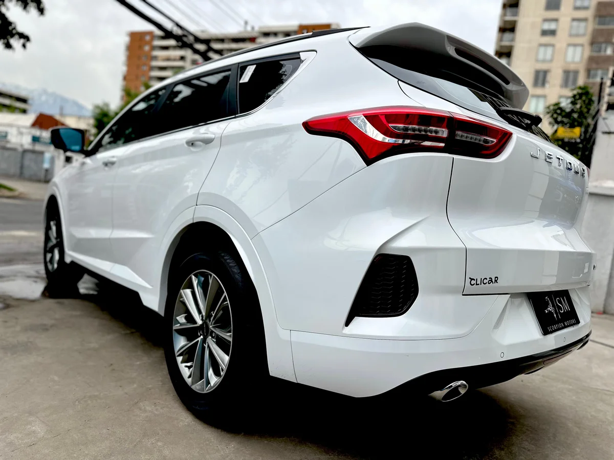 Jetour X70 1.5T Lux — foto 19 de 22