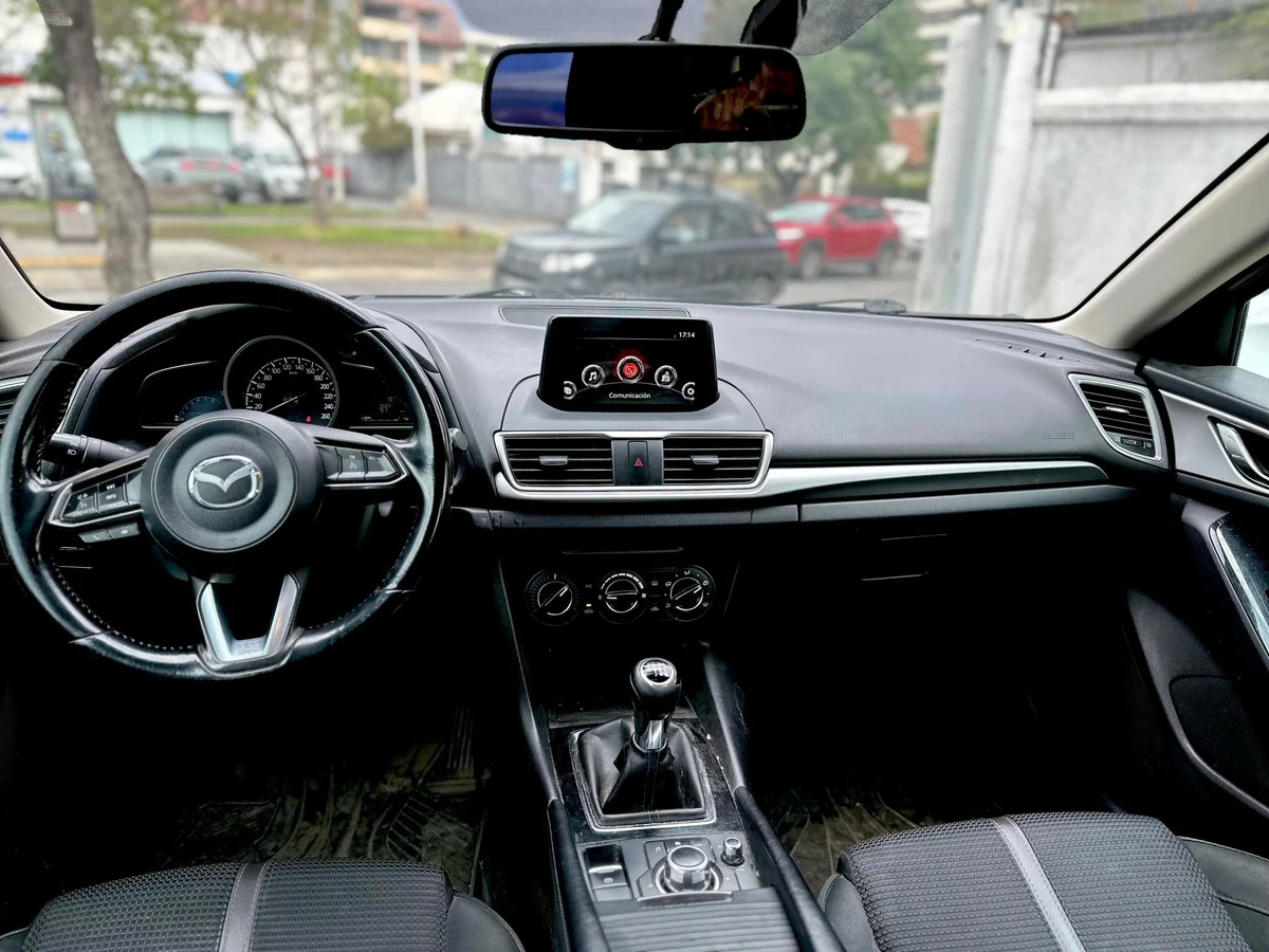 Mazda 3 — foto 12 de 17
