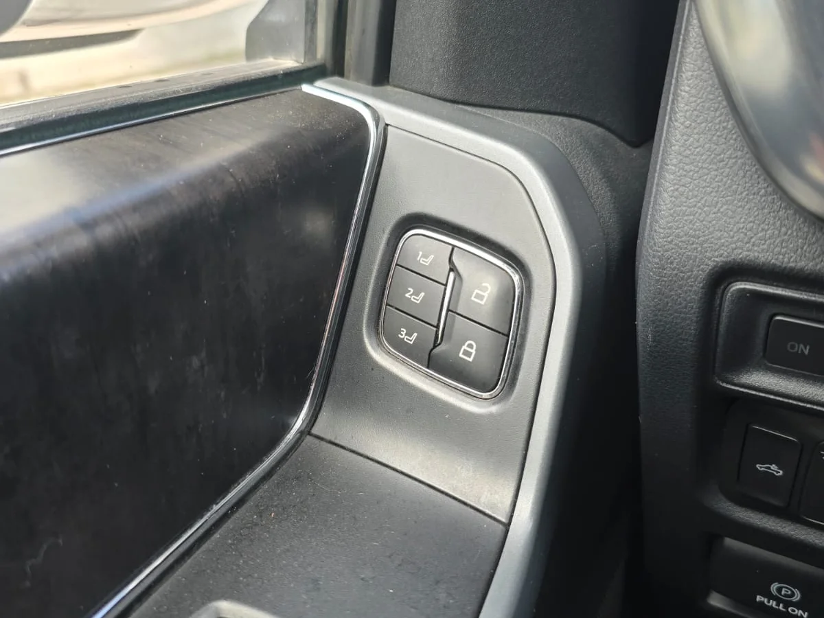 FORD F150 LARIAT LUXURY 3.0 DIESEL POWER STROKE AT 4X4 2022 - Miniatura 22