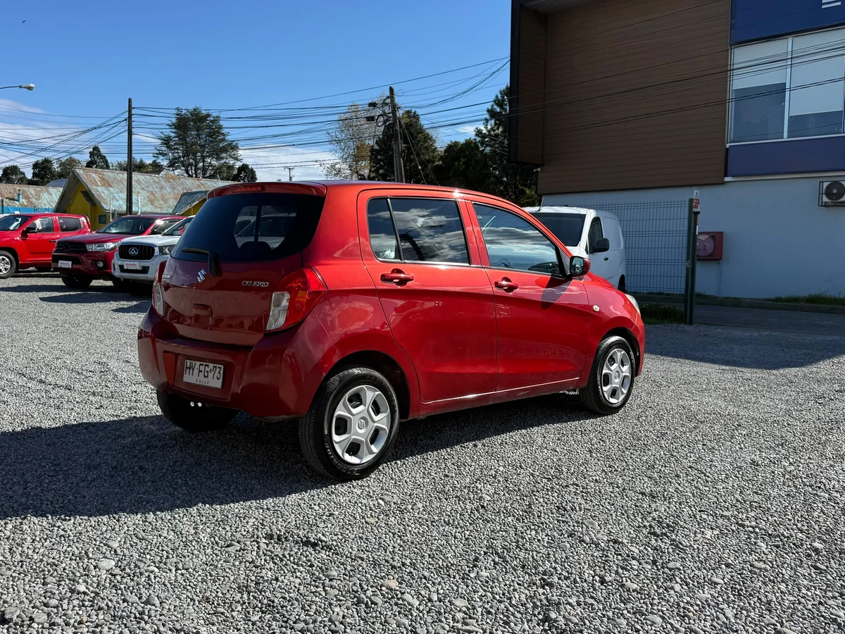 Suzuki Celerio — foto 7 de 12