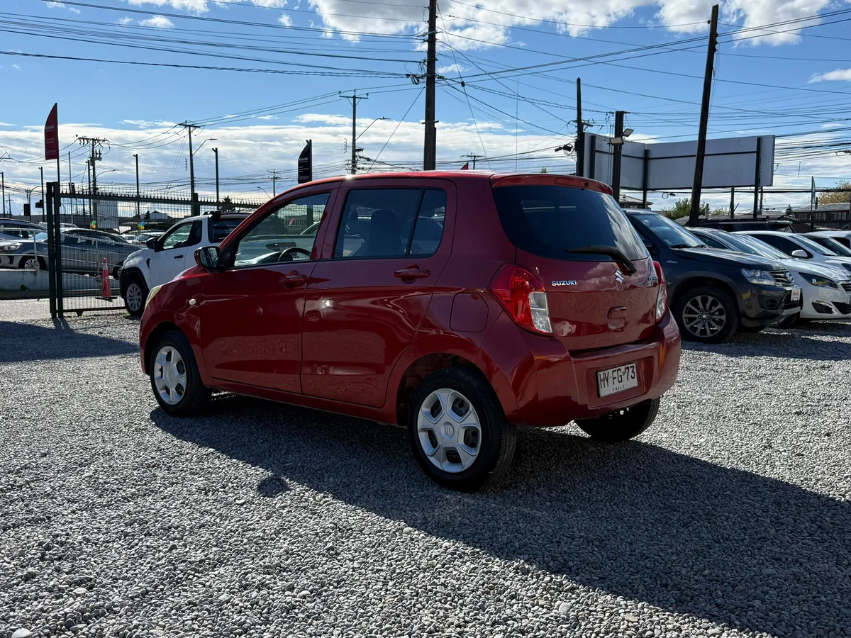 Suzuki Celerio — foto 8 de 12