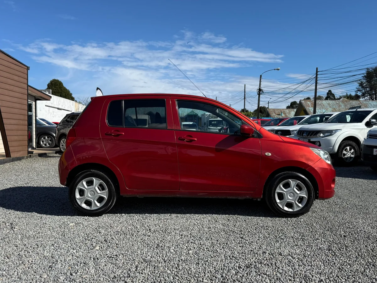 Suzuki Celerio — foto 9 de 12