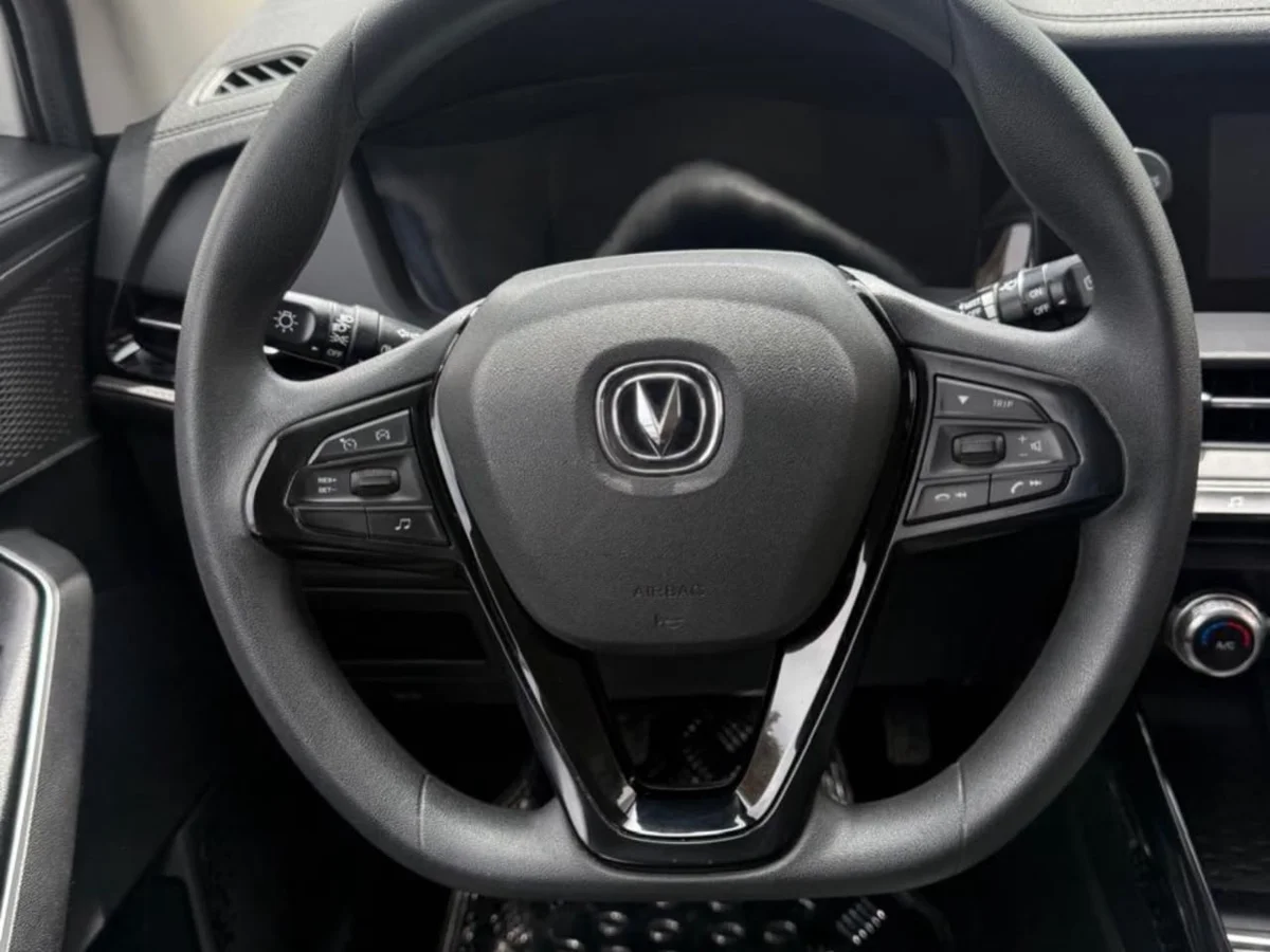 Changan Cs15 — foto 6 de 8