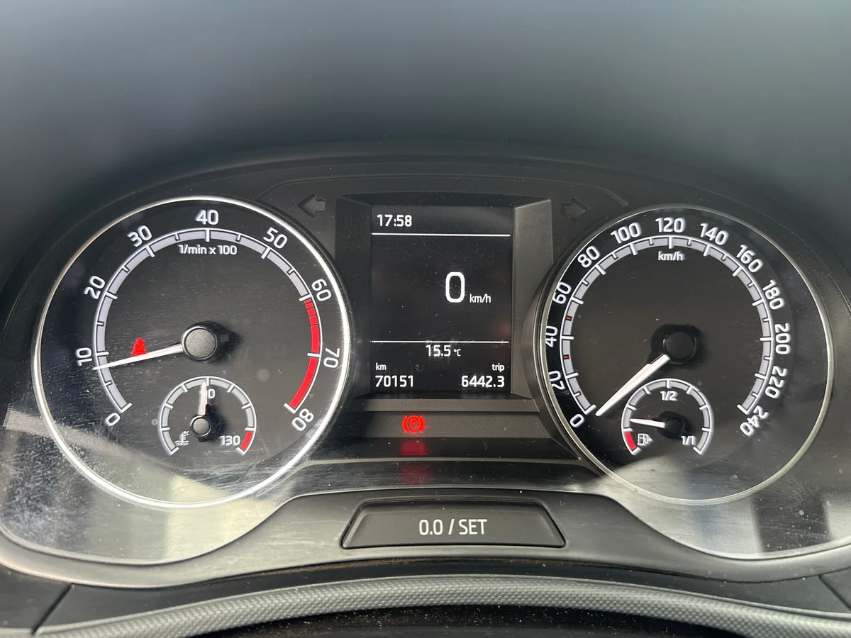 SKODA Fabia MSI 1.0 2020 - Miniatura 10