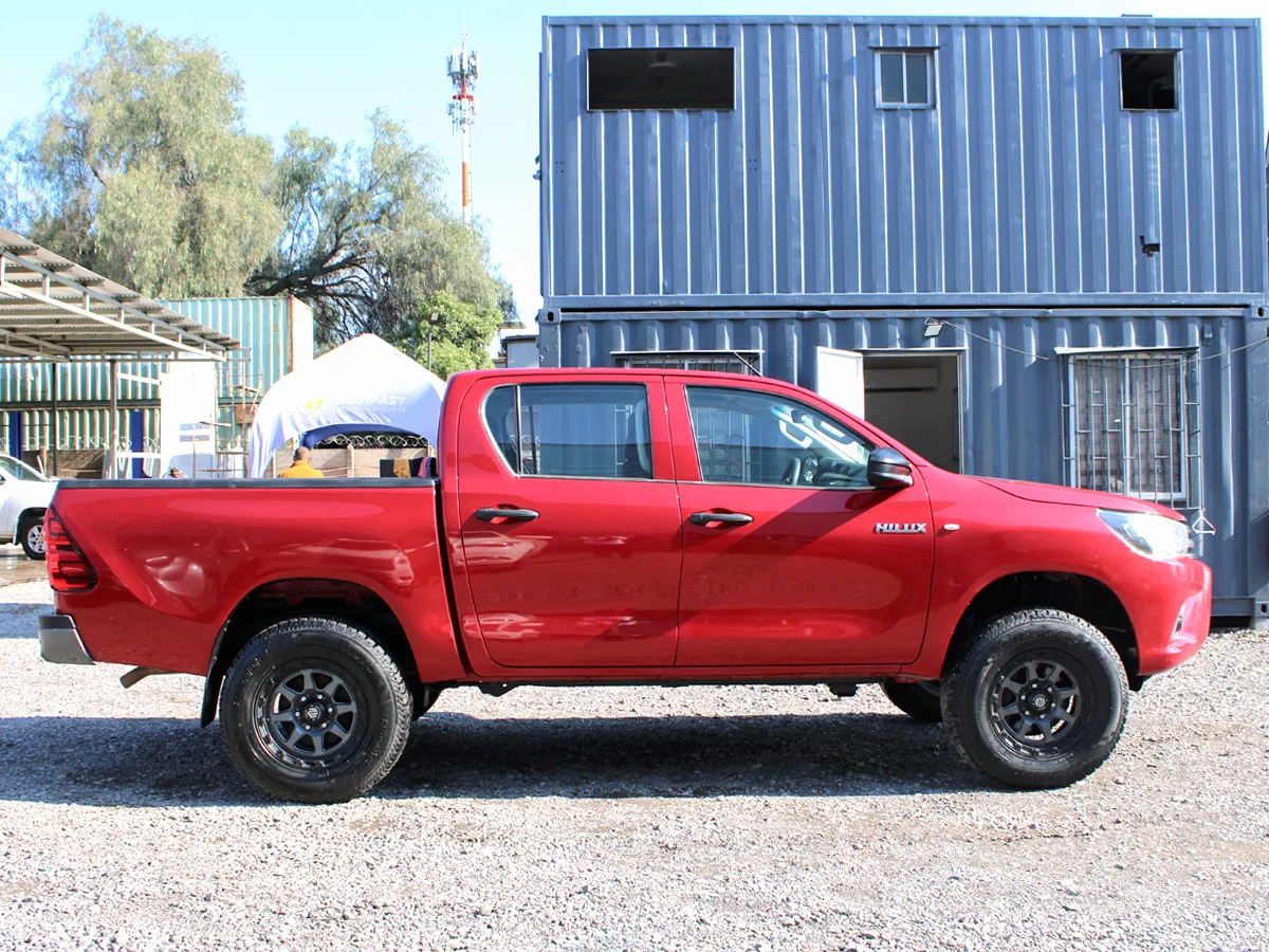 Toyota Hilux — foto 5 de 11