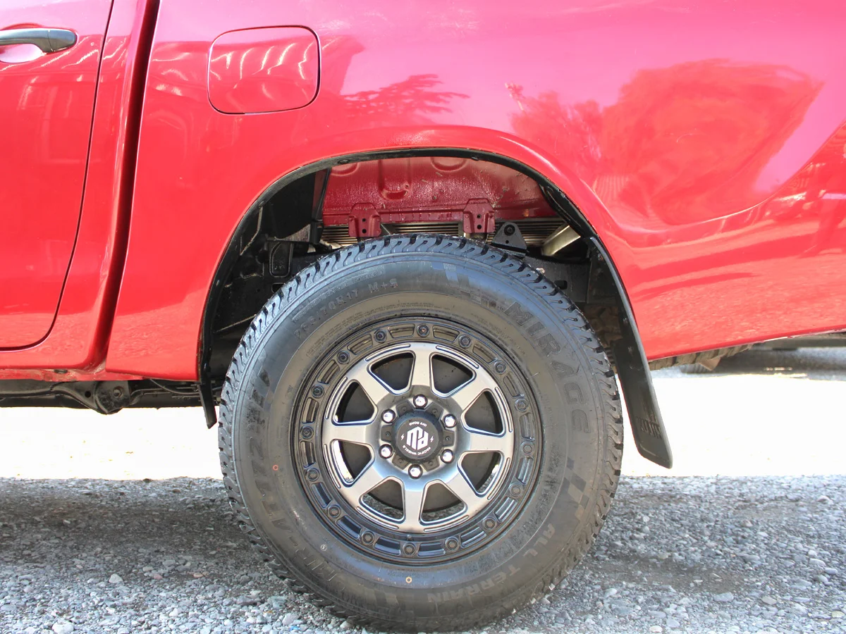 Toyota Hilux — foto 9 de 11