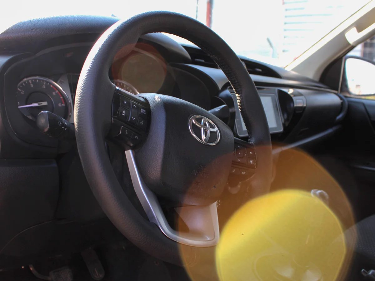 Toyota Hilux — foto 11 de 11