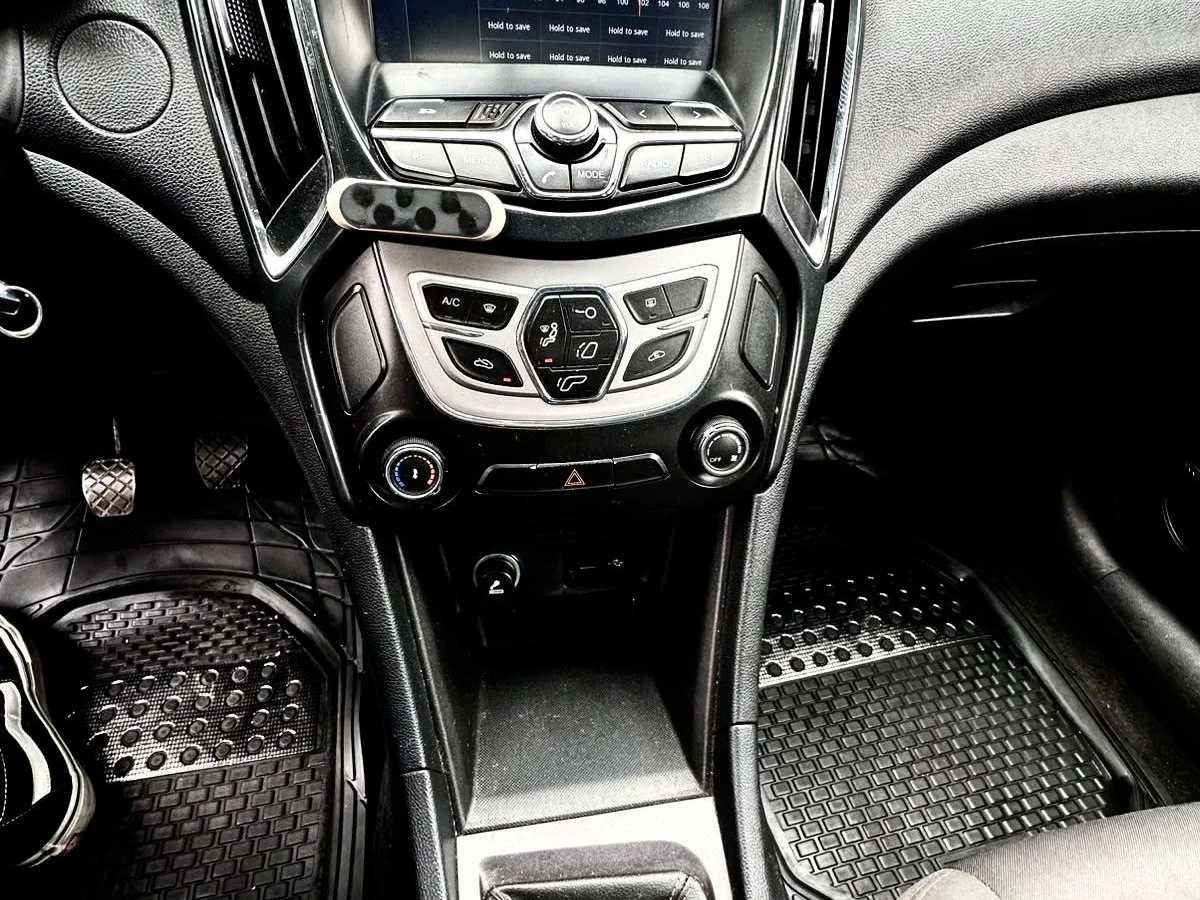 Chery Arrizo 5 — foto 9 de 13