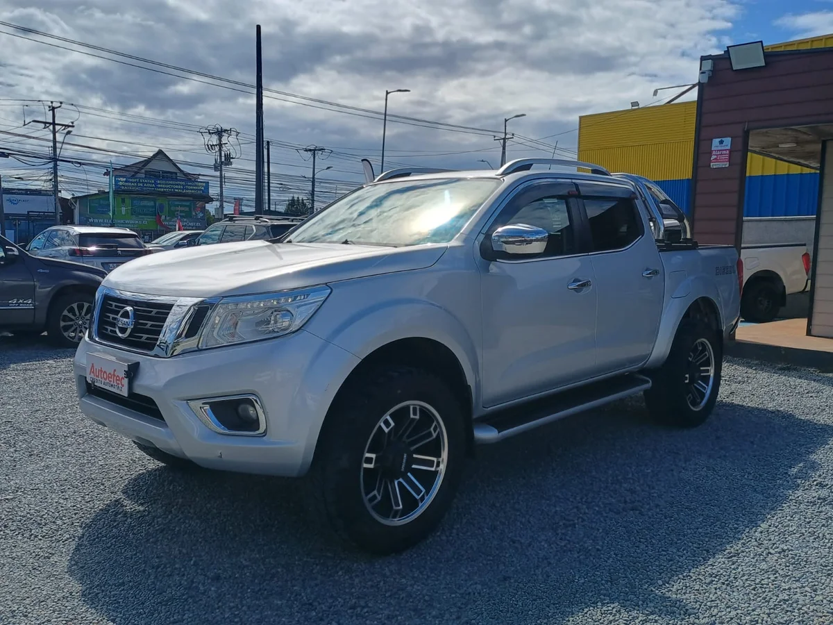 Nissan Np300 Le2.3 D. Aut. — foto 2 de 12