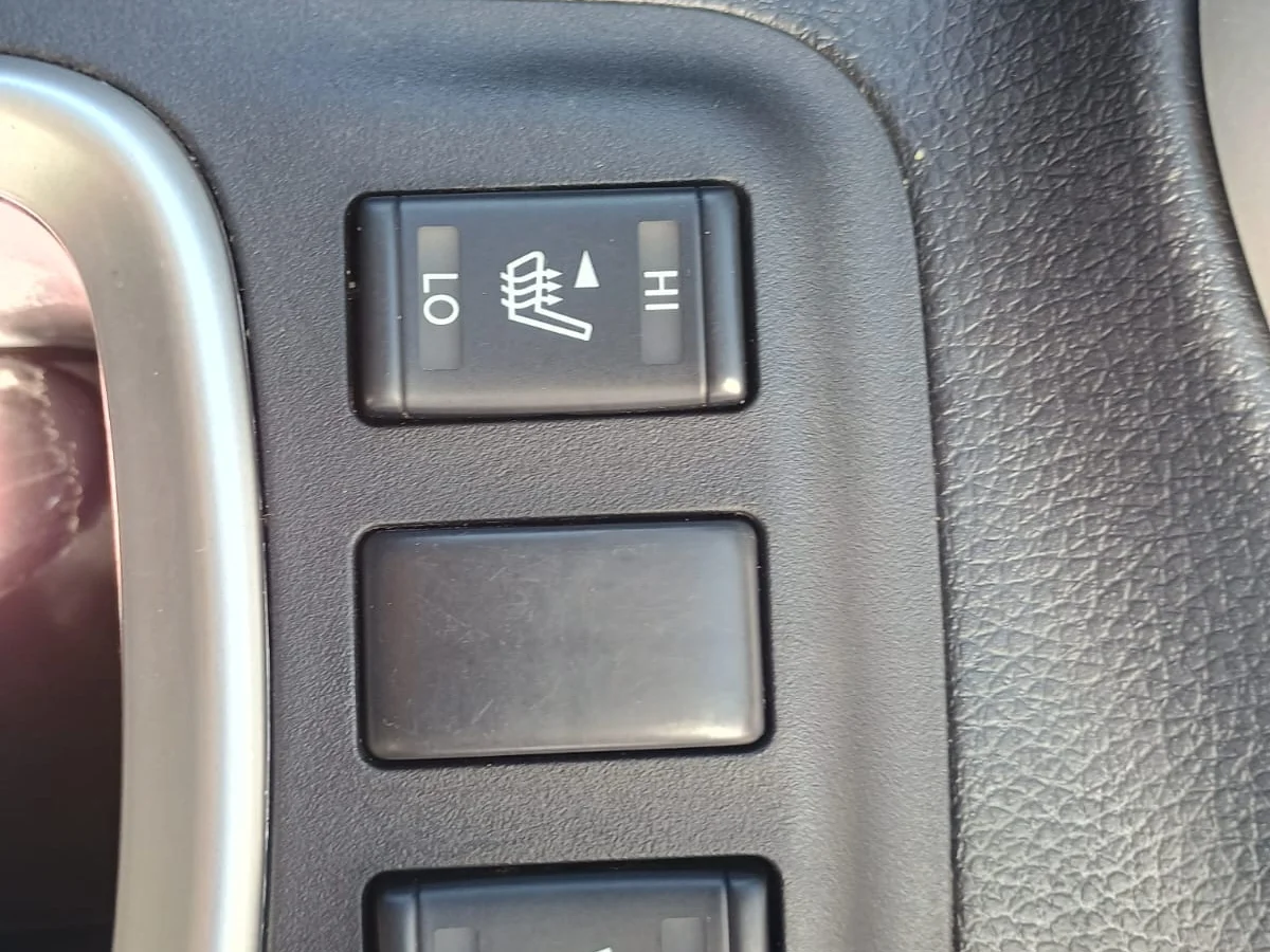Nissan Np300 Le2.3 D. Aut. — foto 8 de 12