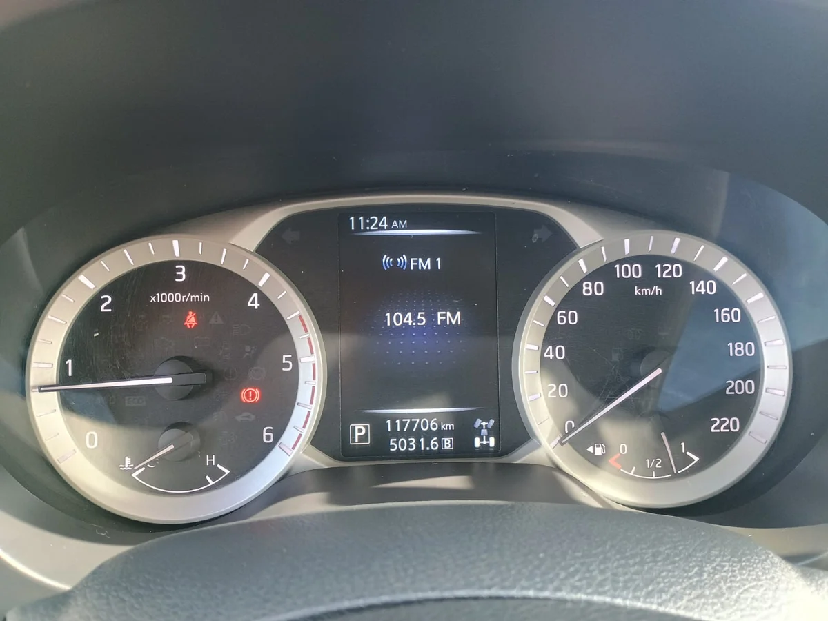 Nissan Np300 Le2.3 D. Aut. — foto 10 de 12