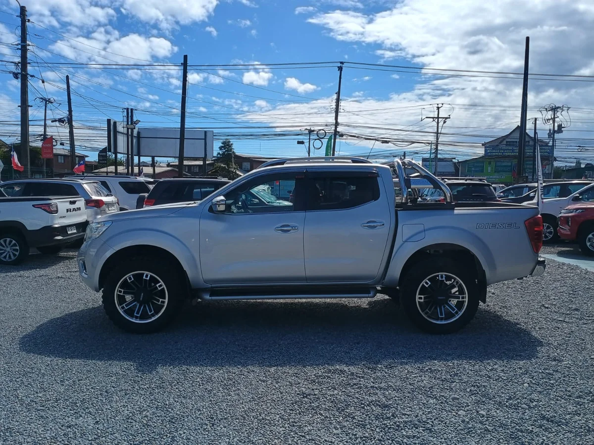 Nissan Np300 Le2.3 D. Aut. — foto 12 de 12