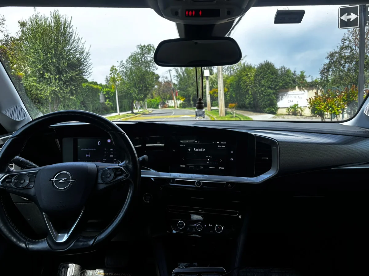 Opel Mokka 1.2L puretech AT año 2023 - Miniatura 2