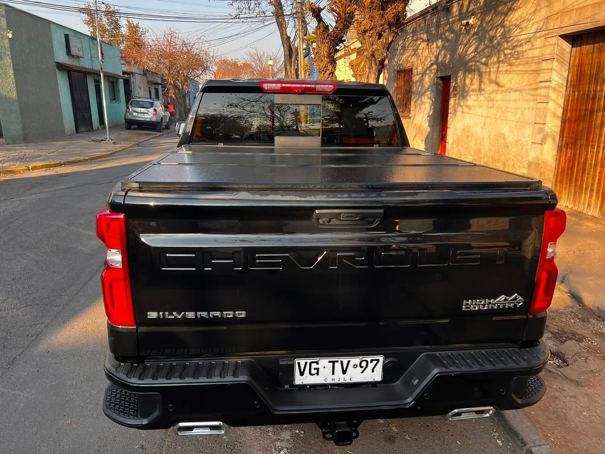 Chevrolet Silverado High Country 3.0L Diésel AT 4x4 año 2025 - Miniatura 10