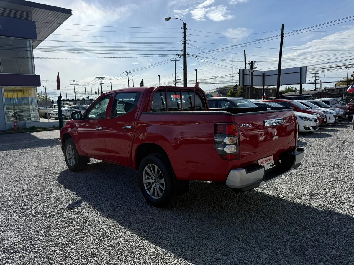 MITSUBISHI L200 KATANA CRT 4X4 2.4 2023 - Miniatura 9