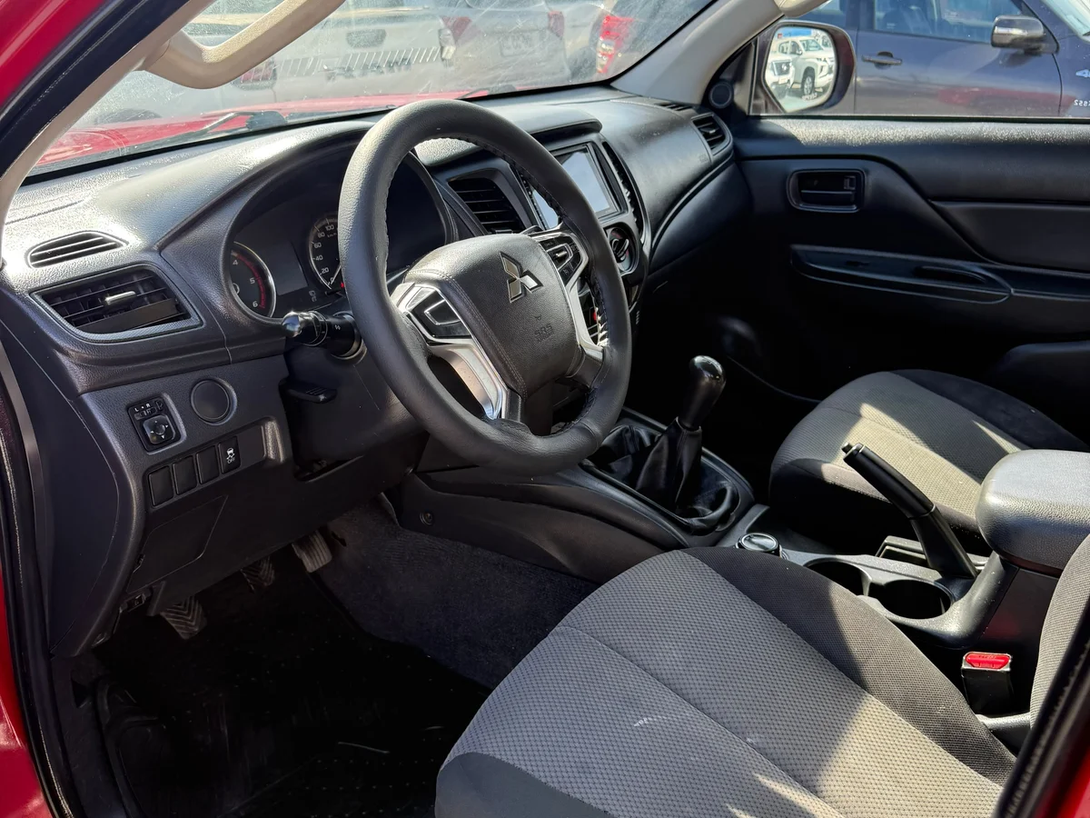 MITSUBISHI L200 KATANA CRT 4X4 2.4 2023 - Miniatura 10