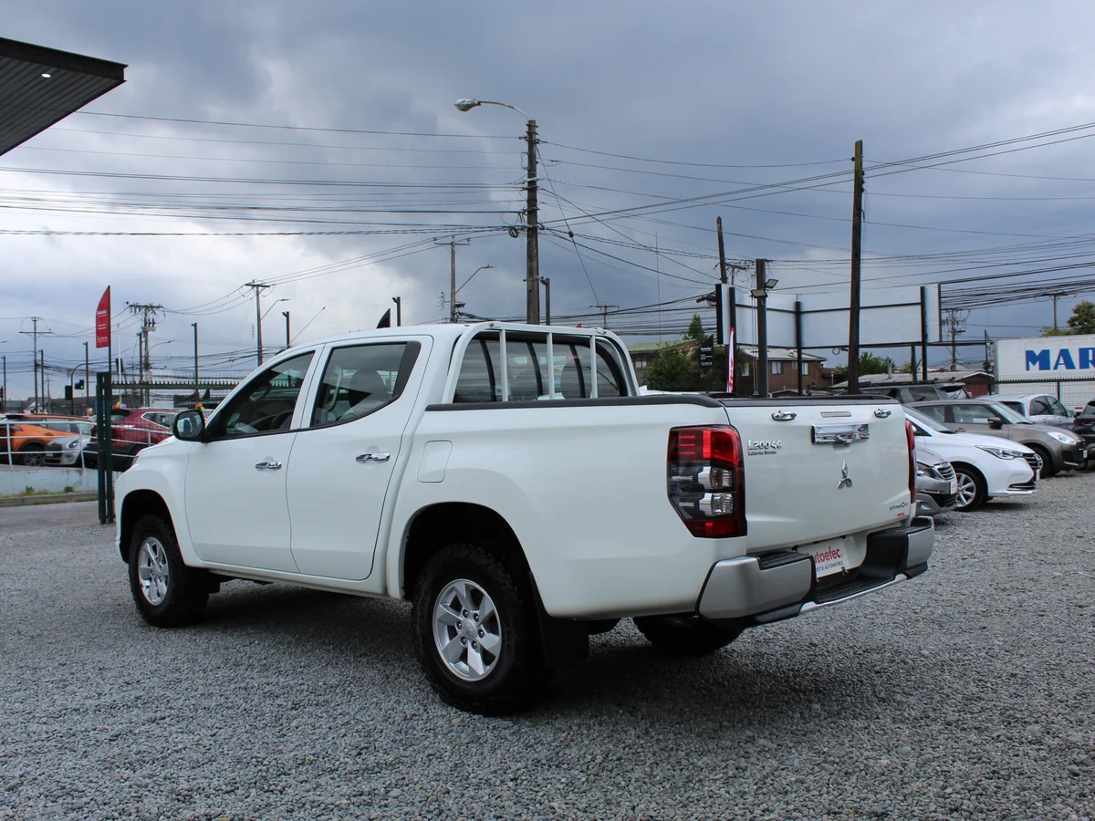 MITSUBISHI L200 KATANA CRT 4X4 2023 - Miniatura 10