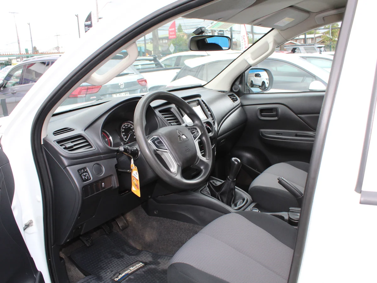 MITSUBISHI L200 KATANA CRT 4X4 2023 - Miniatura 11
