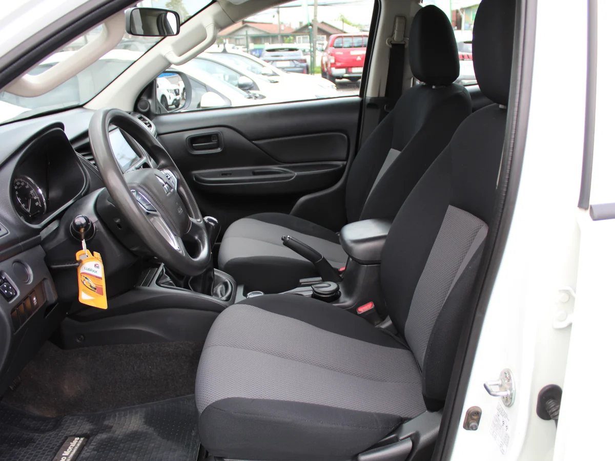 MITSUBISHI L200 KATANA CRT 4X4 2023 - Miniatura 12