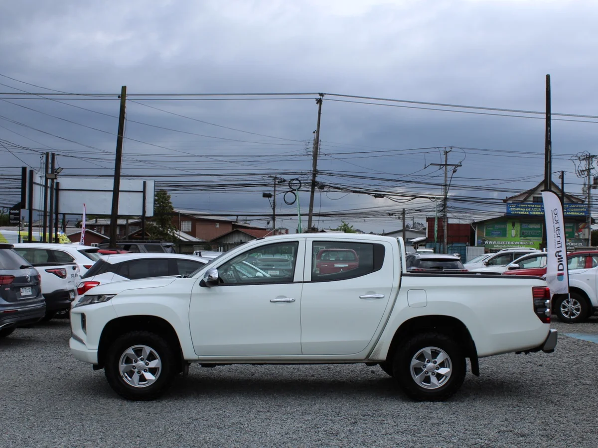 MITSUBISHI L200 KATANA CRT 4X4 2023 - Miniatura 13